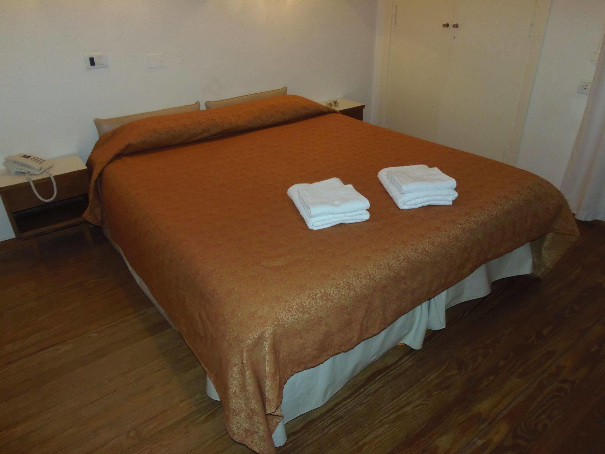 City Hotel